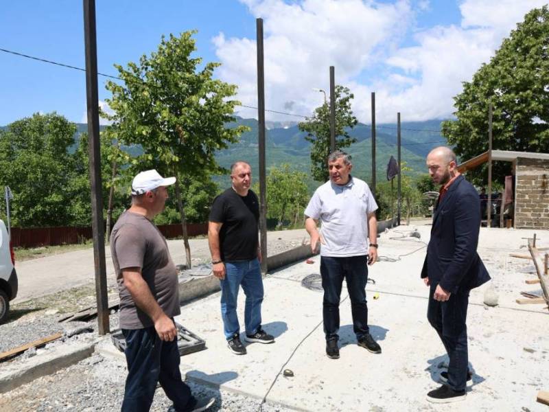 ცაგერის მუნიციპალიტეტის სოფელ ოყურეშში ხელოვნურსაფარიანი სპორტული მოედნის მოწყობის...