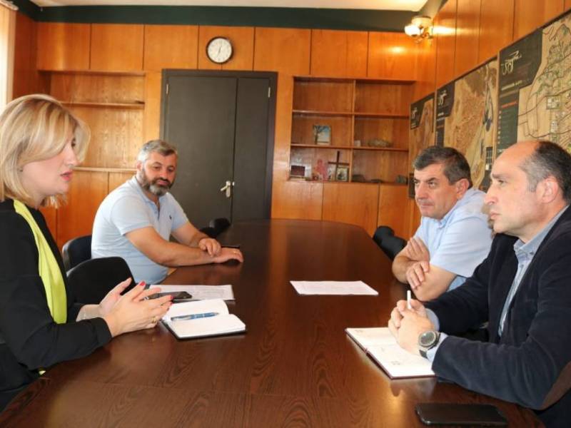 ცაგერის მუნიციპალიტეტის მერი ლევან ზალკალიანი, აფხაზეთიდან იძულებით გადაადგილებულ...