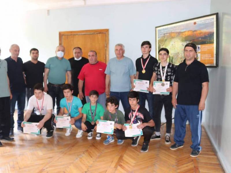 მერის პირველმა მოადგილემ ერასტი მეტრეველმა ცაგერის მერიაში  კომპლექსური სპორტული...