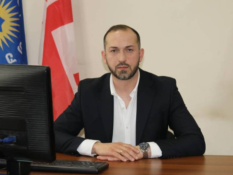 ძვირფასო ახალგაზრდებო გილოცავთ სკოლის დამთავრებას!