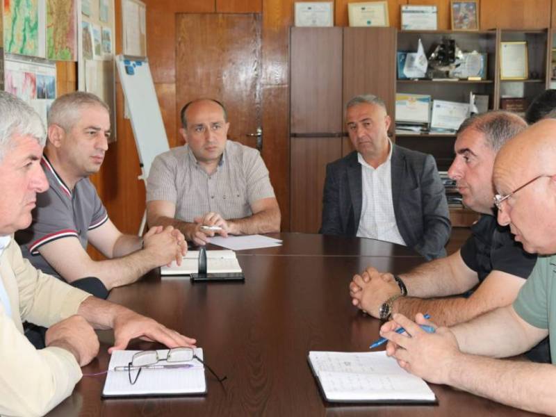 ცაგერის მუნიციპალიტეტის მერიაში, მუნიციპალიტეტის მერმა ლევან ზალკალიანმა,  სამუშაო...